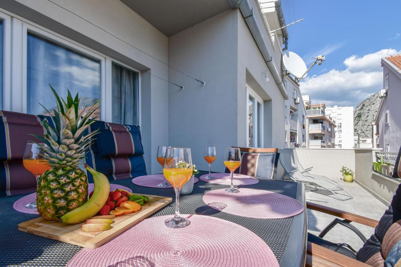 Apartment Ela Omiš Exterior foto