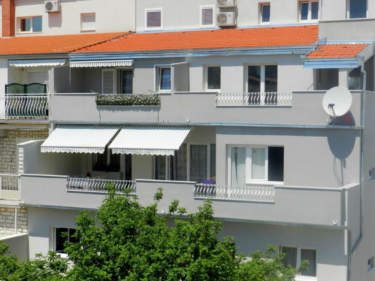 Apartment Ela Omiš Exterior foto